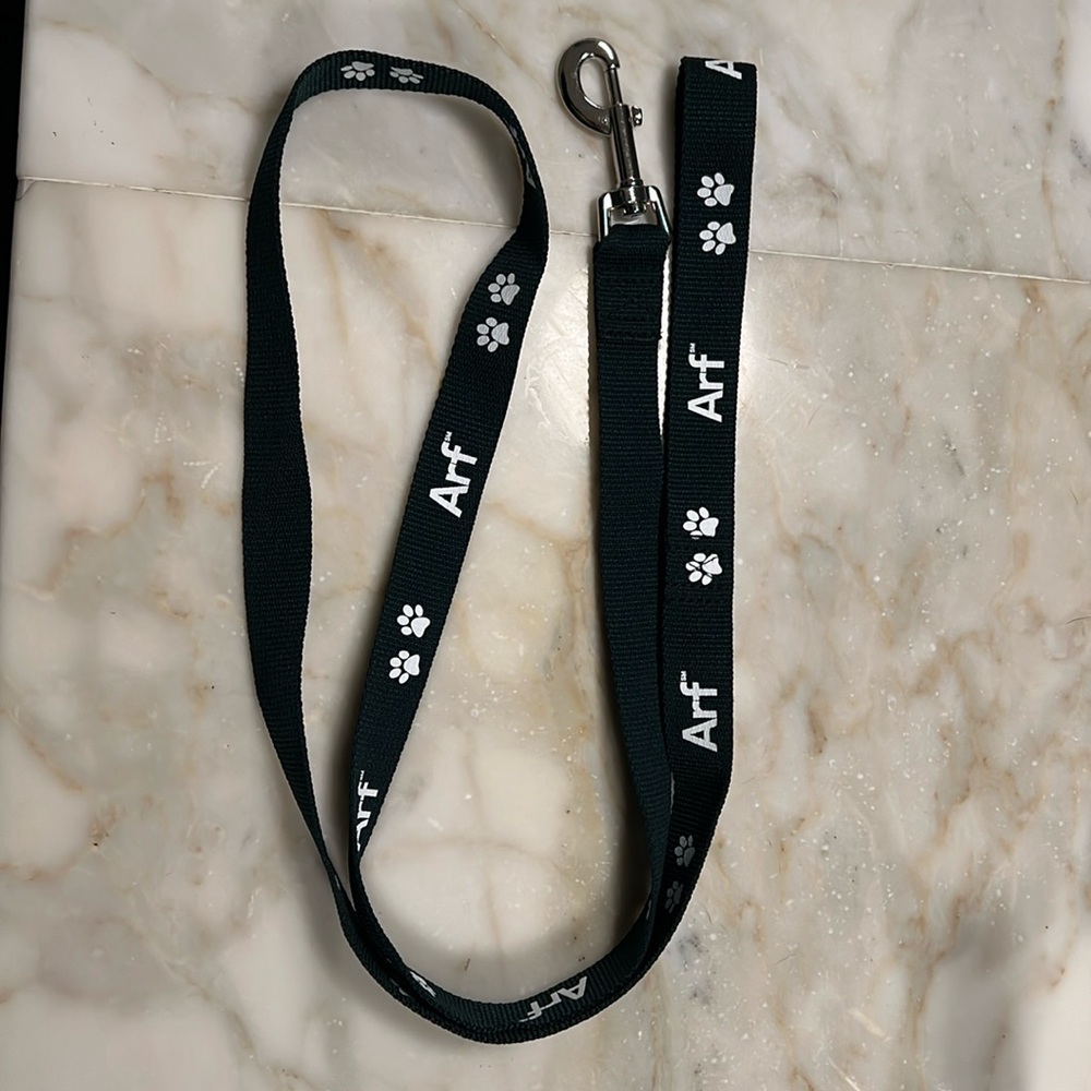 BRAND NEW DARK GREEN CUTE PAW PRINT DOG LEASH